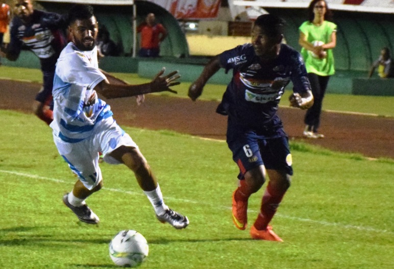 Sete volta aos treinos e busca ajustar posições carentes