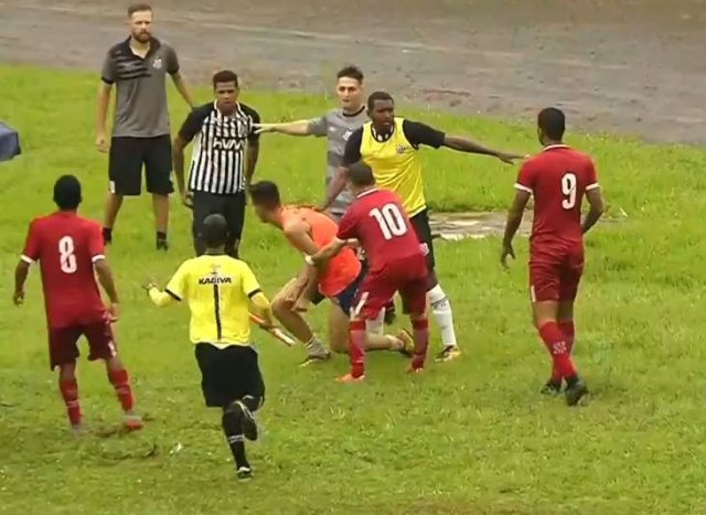 Pivôs de pancadaria pegam 12 jogos de suspensão e clubes são multados