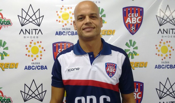 Robert assume comando do Corumbaense para a disputa da Série D