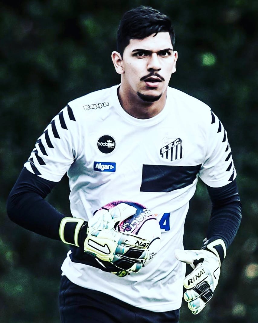 Goleiro douradense viaja com o Santos para o México