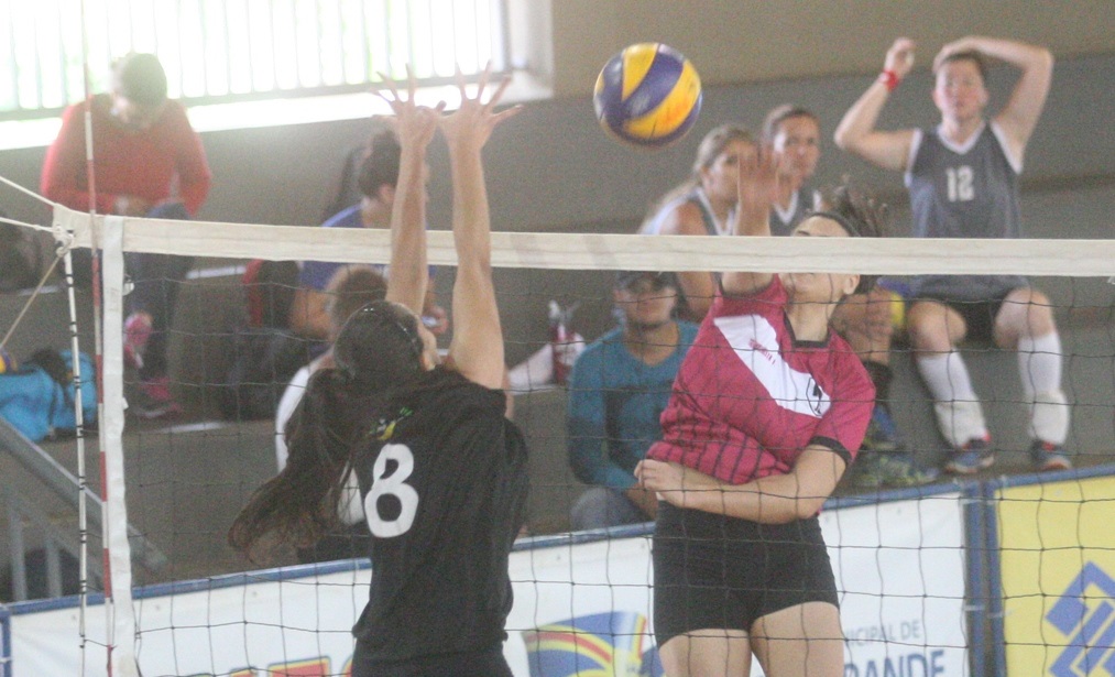 São Francisco e Amambai conquistam o Interbairros de Voleibol