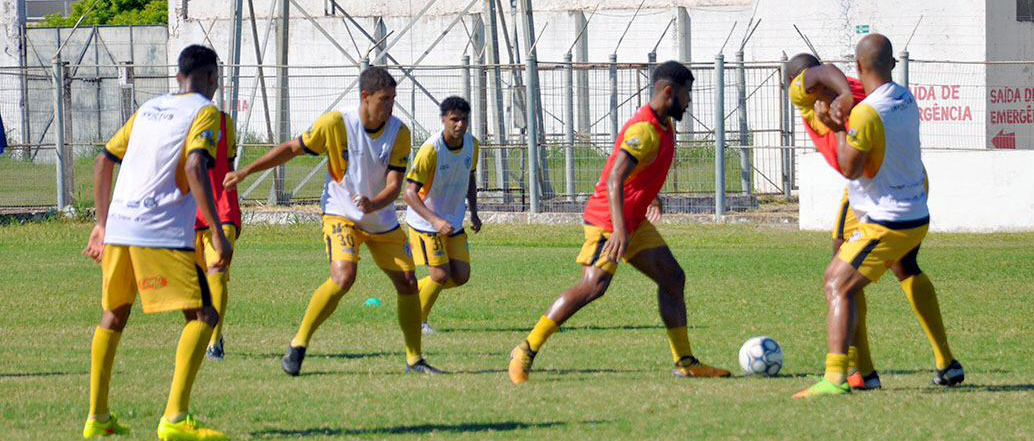 Corumbaense entra em campo neste sábado com dois meses de atraso salarial