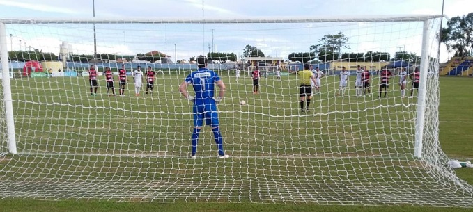 Em duelo de líder e vice, Águia Negra e Costa Rica ficam no empate