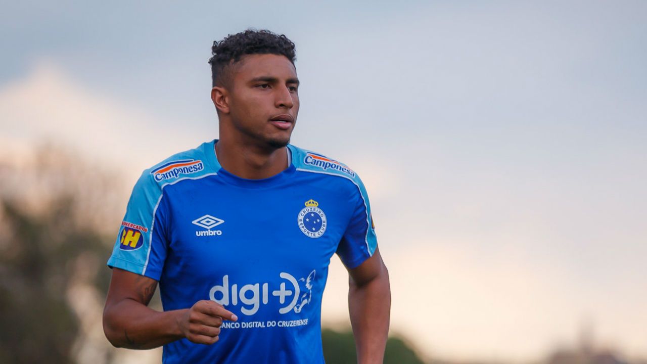 Éderson, ex-volante do Cruzeiro, será novo reforço do Corinthians