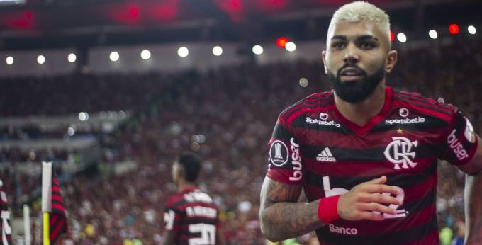 Flamengo libera marca para fabricação de máscaras 