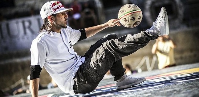 Funael abre inscrições para desafio de futebol freestyle em casa