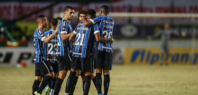 Grêmio vence Gre-Nal com gol do jovem Jean Pyerre