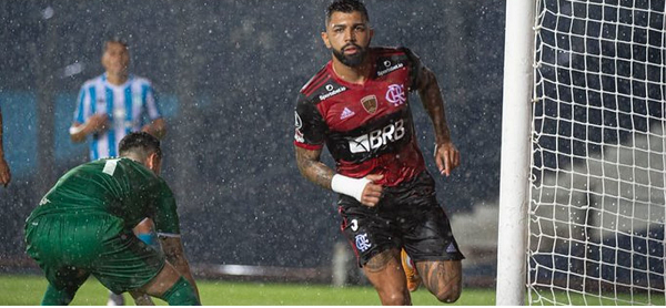 Flamengo e Racing decidem vaga às quartas de final da Libertadores