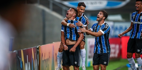 Grêmio vence São Paulo por 1 a 0 e larga na frente na semi