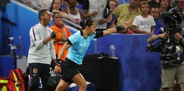 Brasileira, Edina Alves será única árbitra no Mundial de Clubes