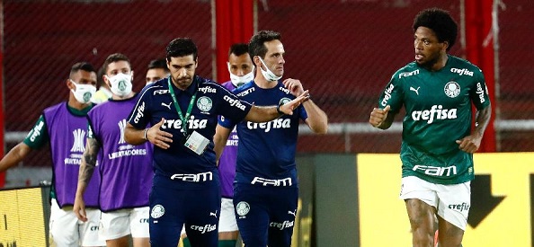 Palmeiras vence River Plate, na Argentina, e se aproxima da decisão