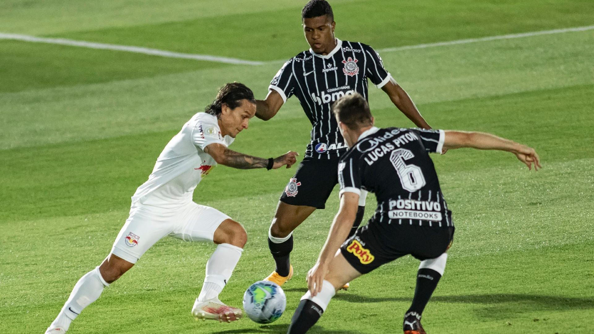 Corinthians recebe RB Bragantino na Neo Química Arena