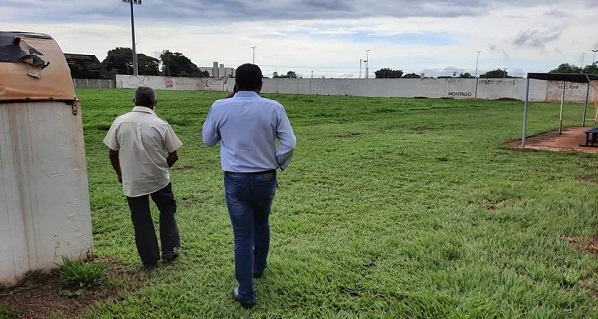 Sejuvel inicia manutenção e limpeza dos campos de futebol 