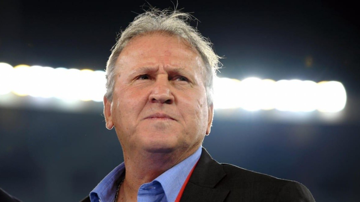 Zico dará aulas online para jovens que querem melhorar no futebol