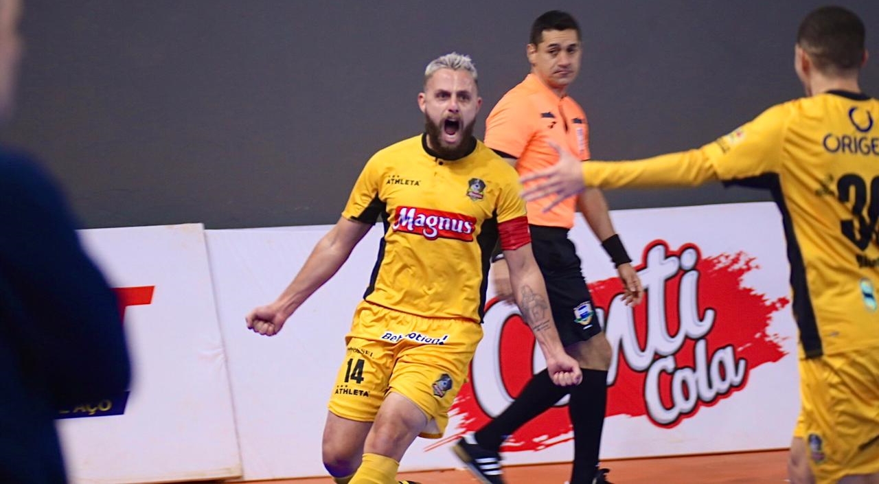 Em dia frio, clássicos do futsal nacional esquentam 3ª rodada da Taça Brasil