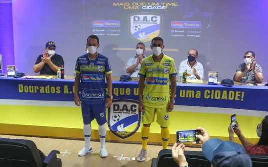 Dourados AC apresenta elenco e comissão técnica para a temporada de 2022