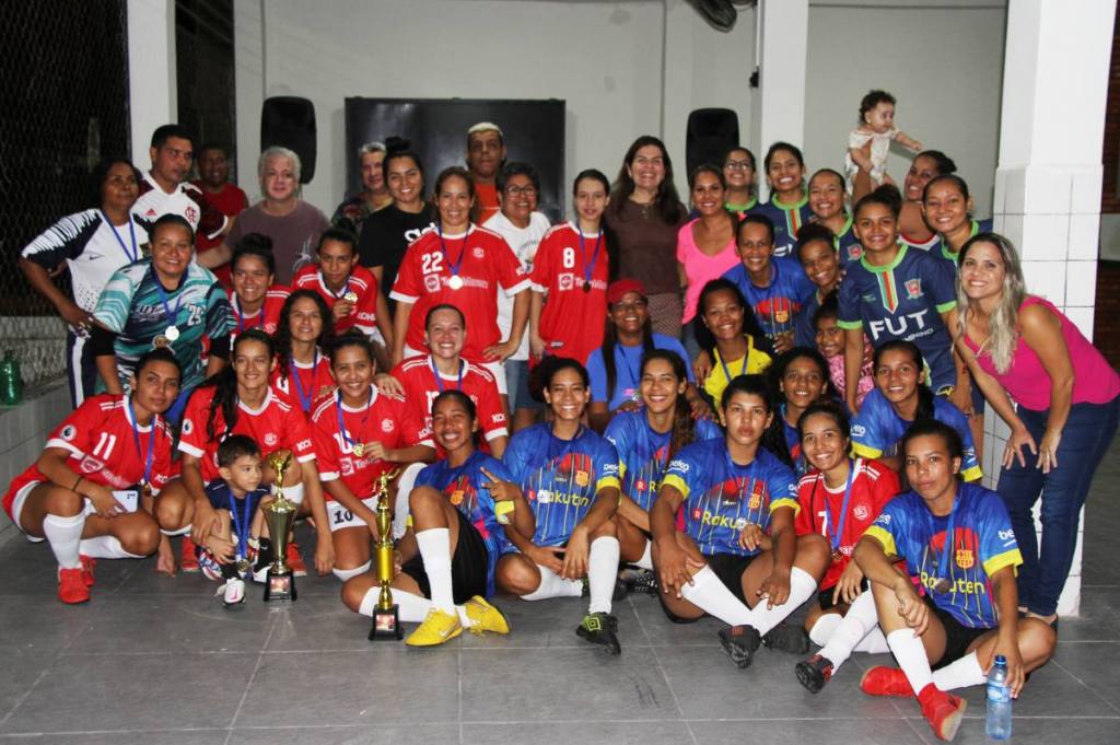 União Corumbaense vence 1º Torneio de Futebol Agora é que São Elas