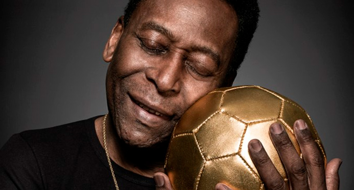 Corpo do Rei Pelé começa a ser velado na Vila Belmiro