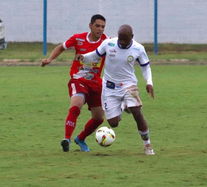 Costa Rica vence o Comercial e dispara na liderança do grupo A