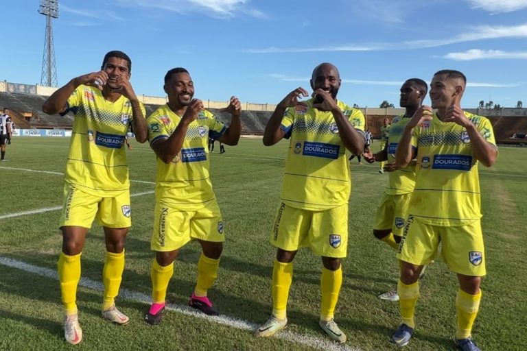 Dourados AC vence Operário e vira turno na liderança isolada
