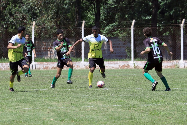 Começa o 7º Campeonato Amador de Futebol de Campo de Naviraí