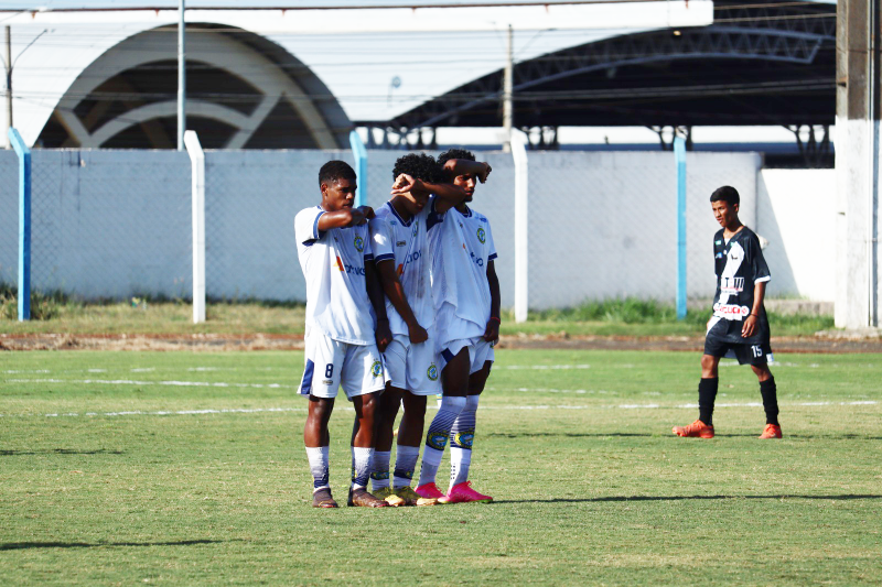 Costa Rica estreia com goleada histórica no Campeonato Estadual