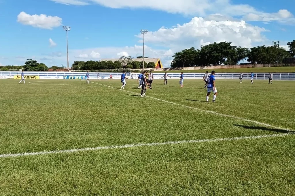 Ivinhema e Corumbaense abrem rodada do Estadual com empate
