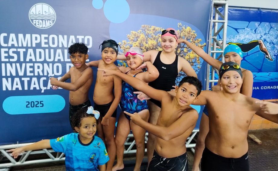 Equipe de TL conquista 10 medalhas na etapa do Estadual de Natação
