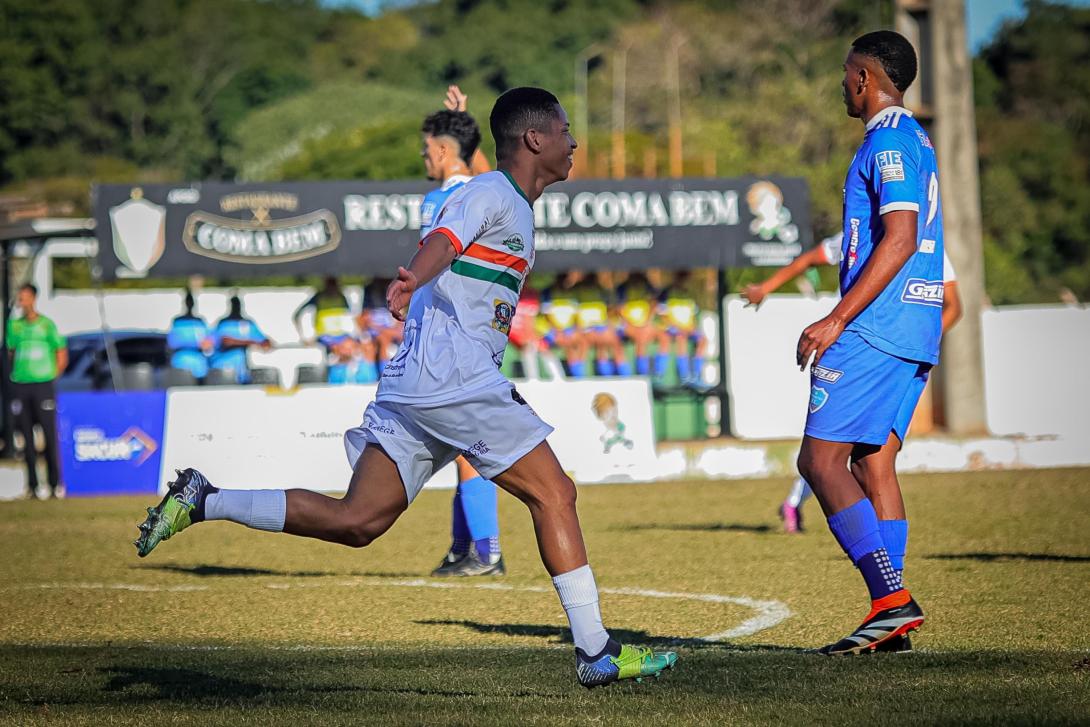 Naviraiense bate Ivinhema e entra na zona de classificação no Estadual Sub-20