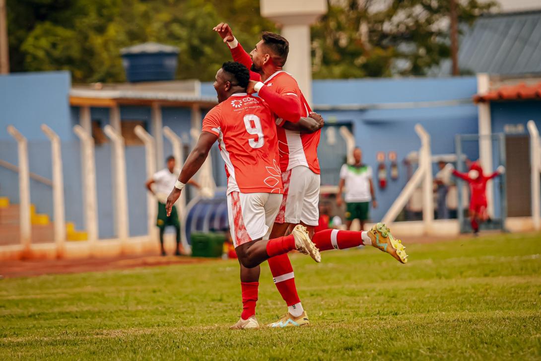 Comercial vence São Gabriel e entra pela primeira vez na zona de acesso