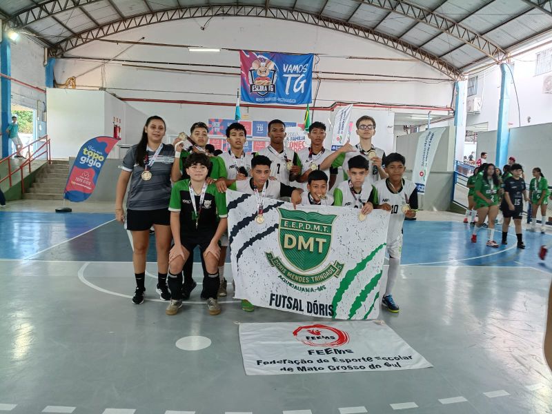 Escola Profª Dóris Mendes Trindade é cam...