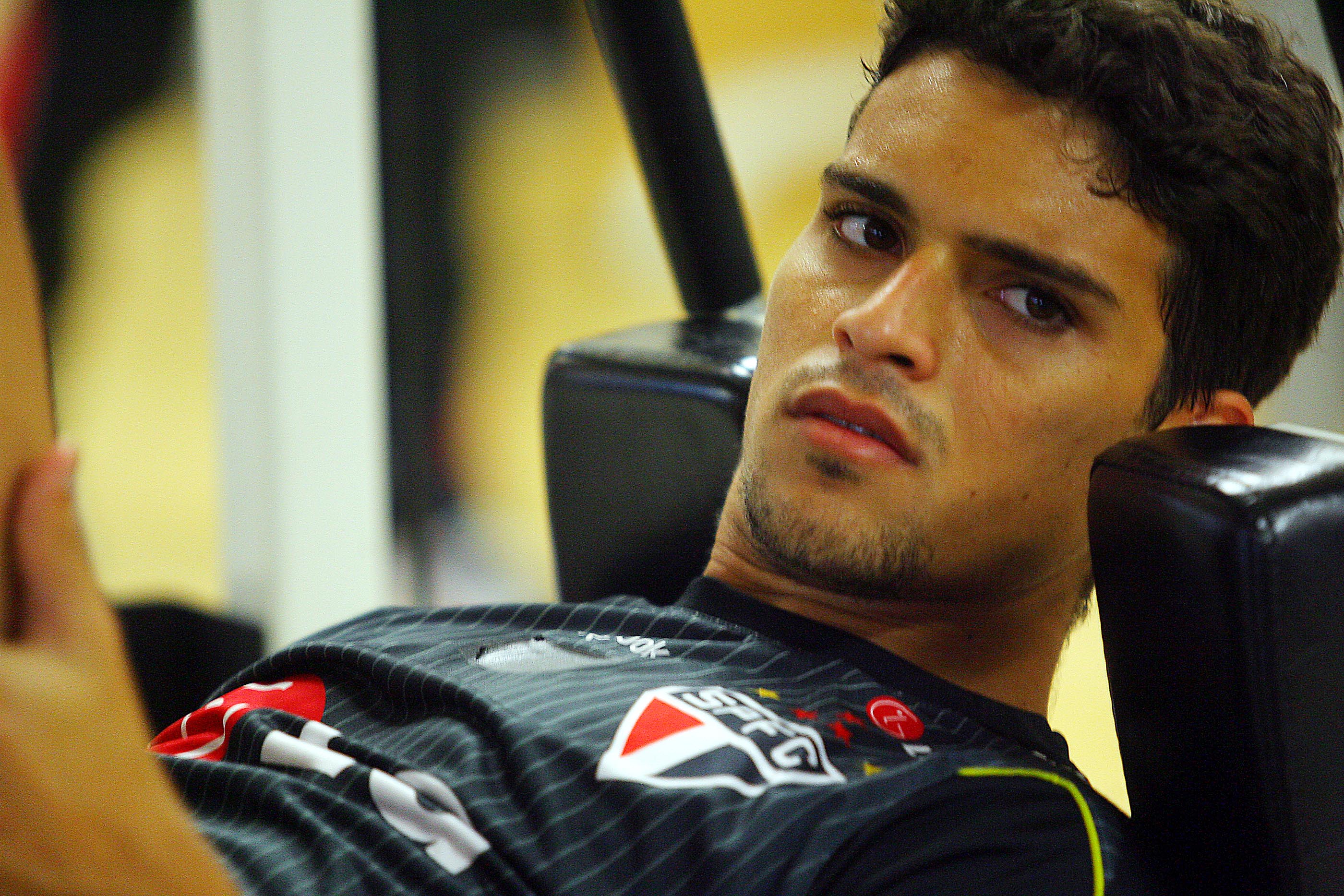 Com Piris regularizado, Jean poderá voltar a jogar no meio-campo