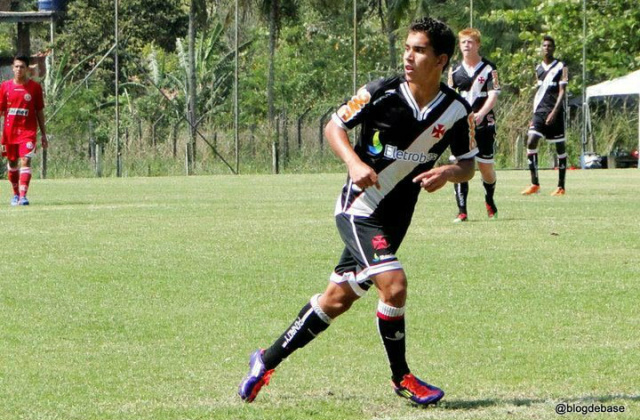 Depois de torneio no Catar, Lauder,15,  será titular na Copa Rio Sub-17