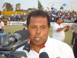 Mirandinha se prepara para a primeira de quatro decisões pelo Comercial