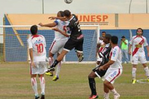 Naviraiense garante vaga nas quartas de final do Estadual e Misto, Maracaju e Comercial disputam última vaga no domingo