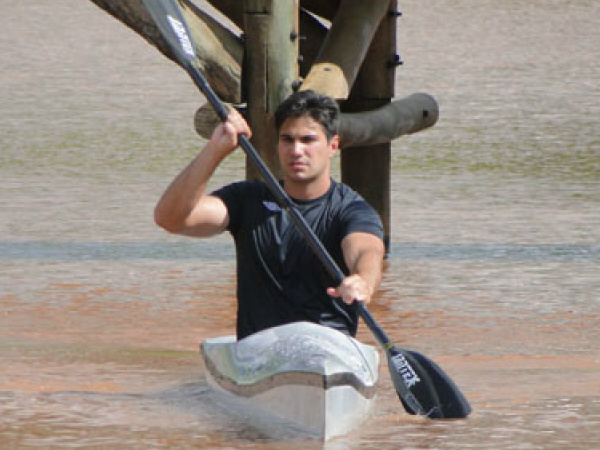 Para-atleta da Capital é campeão sul-americano de paracanoagem