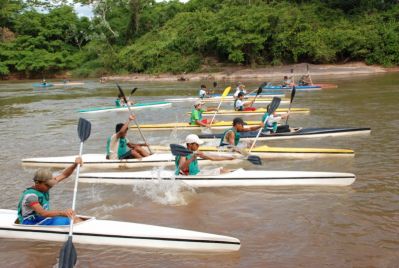 Canoístas treinam em ritmo forte para a XXV Prova Santa Delfina 