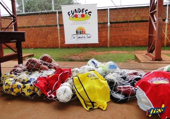 São Gabriel recebe mais de 300 novos materiais esportivos