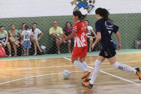 Rodada de abertura da VI Copa Pelezinho Feminina tem duas goleadas