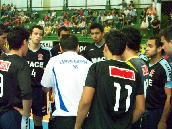  Clube Estoril faz parceria com escola e monta o Estoril/MACE, comandado por Sérgio Pavão