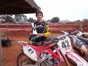 Piloto da equipe Asatrem conquista 1º lugar em Brasilândia