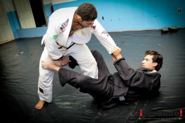 Atleta do Estado representa o Brasil na Copa Mercosul de Jiu-Jitsu