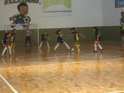 Semifinais da Copa Pelezinho de Futsal Feminino acontecem neste sábado