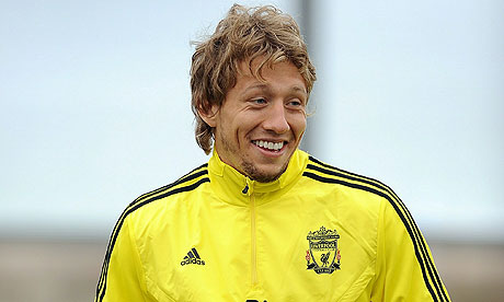 Lucas Leiva inaugura parceria Pró Gol/Grêmio em Dourados
