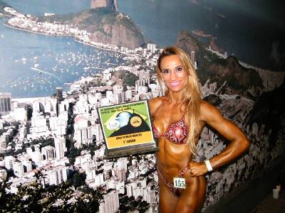 Três-lagoense Marli Moura é campeã brasileira de fisiculturismo