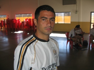 Ex-Flamengo, meia Alex Cruz volta ao Ubiratan após 11 anos