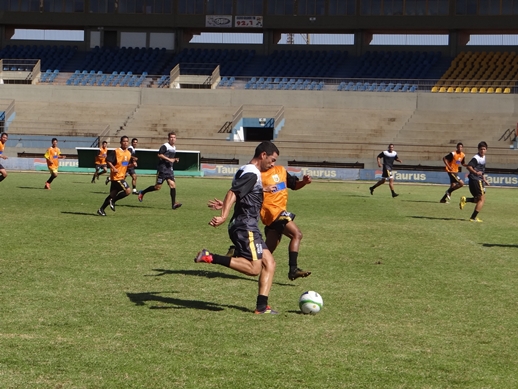Ubiratan confirma dois jogos-treino para entrosar time visando estreia