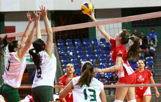 Copa Pantanal de Vôlei realiza semifinais e finais de duas categorias