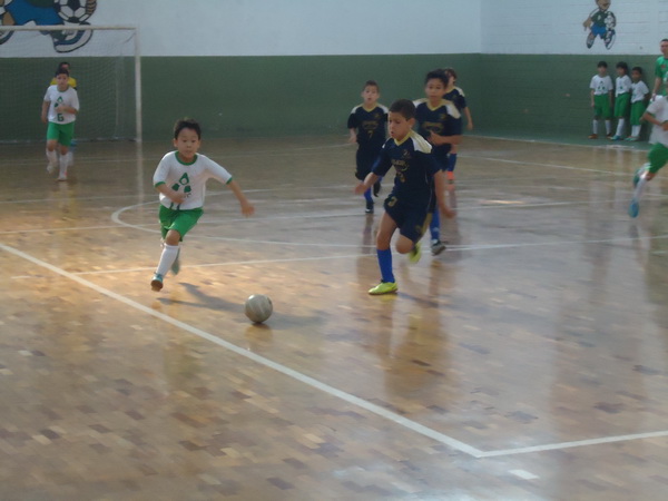 Copa Pelezinho começa a definir classificados para as semifinais