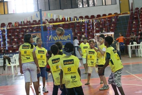 Projeto Viva Vôlei abre inscrição para novas turmas na Capital